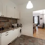 Golden - Great Location- Stays-f14 Varsó