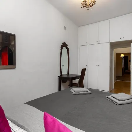 - Great Location- Stays-f14 아파트
